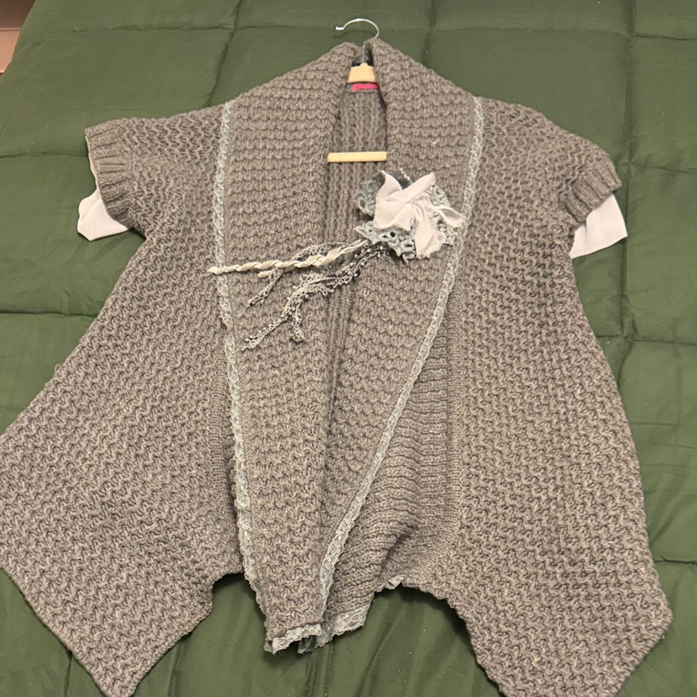 Pinkyotto Gray Knit with Lace Trim